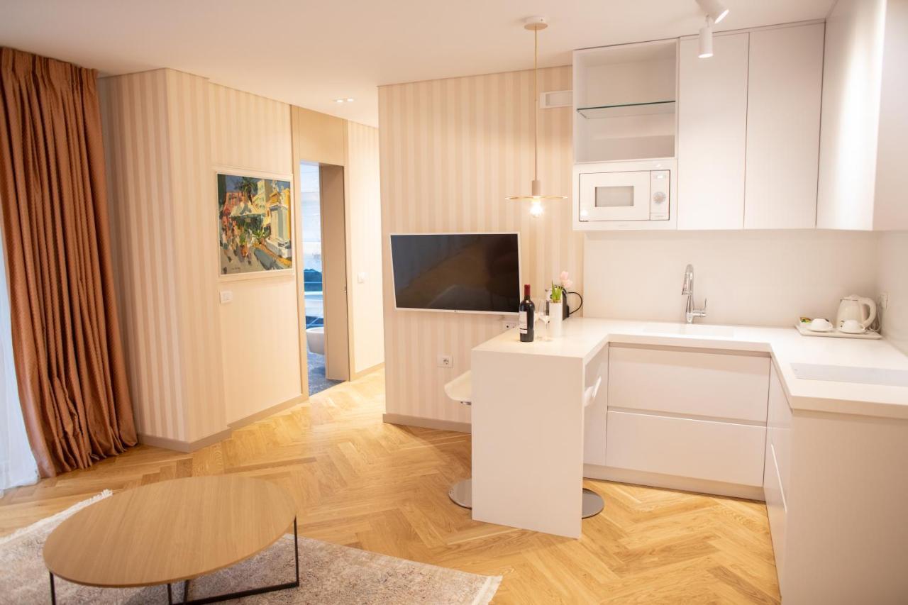 Seven Luxury Suites Tirana Extérieur photo