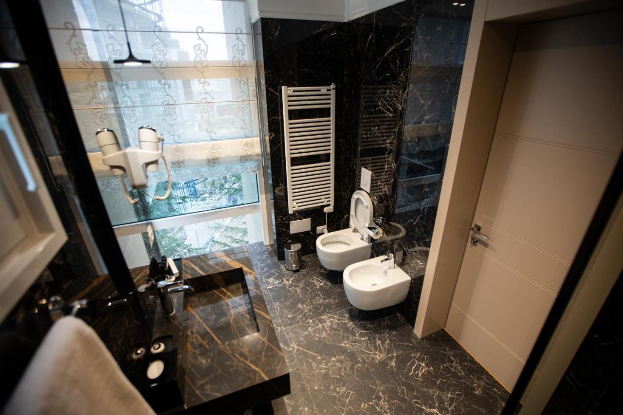 Seven Luxury Suites Tirana Extérieur photo