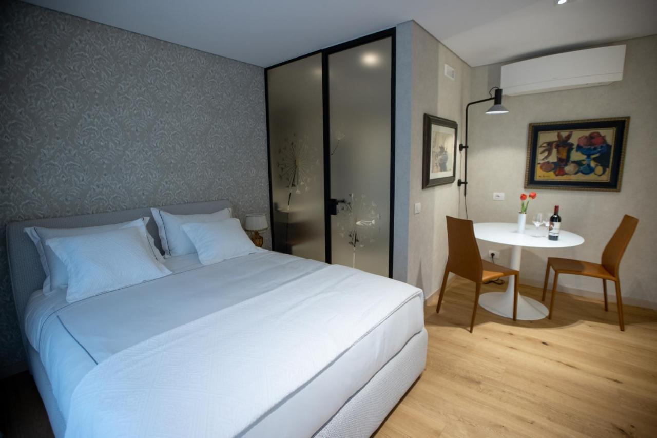 Seven Luxury Suites Tirana Extérieur photo