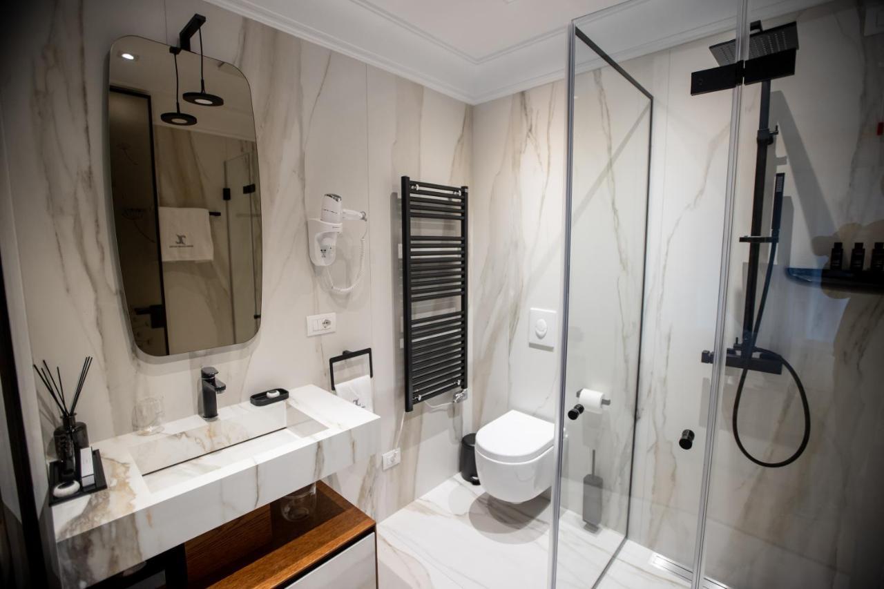 Seven Luxury Suites Tirana Extérieur photo