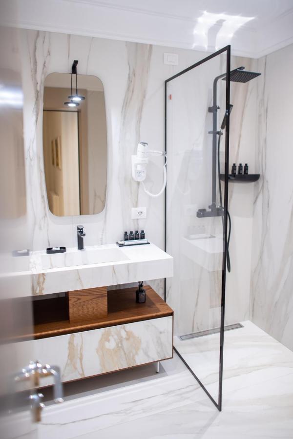 Seven Luxury Suites Tirana Extérieur photo