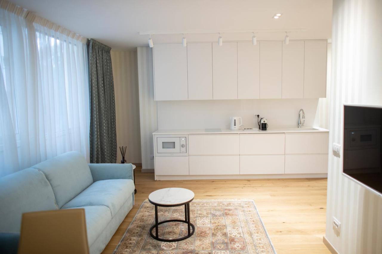 Seven Luxury Suites Tirana Extérieur photo